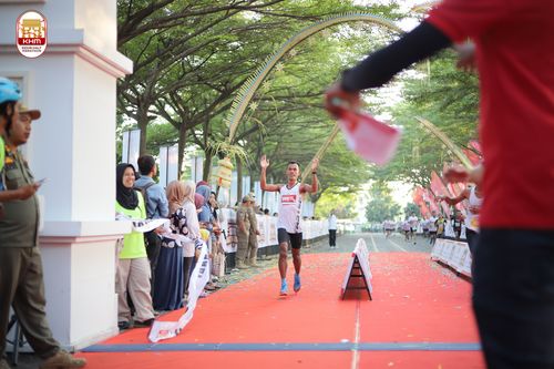 Race photo from Kediri Half Marathon 2024