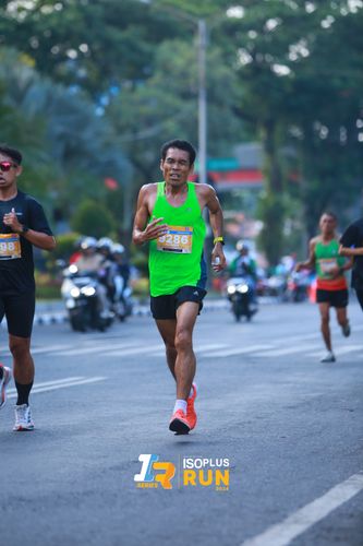 Race photo from Isoplus Run 2024 Surabaya