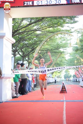Race photo from Kediri Half Marathon 2024