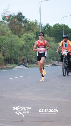 Race photo from Arutmin Borneo Run 2024