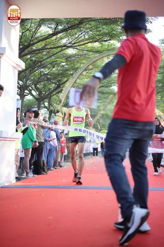 Race photo from Kediri Half Marathon 2024
