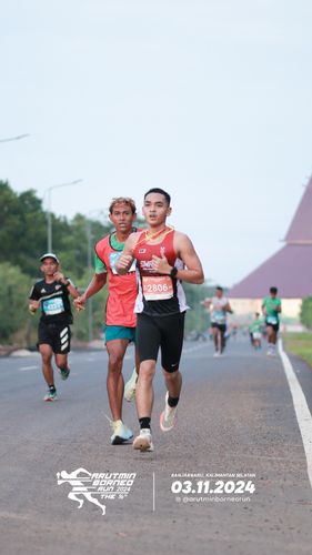 Race photo from Arutmin Borneo Run 2024