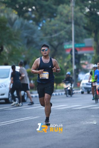 Race photo from Isoplus Run 2024 Surabaya