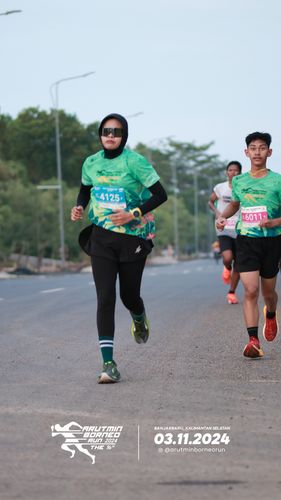 Race photo from Arutmin Borneo Run 2024