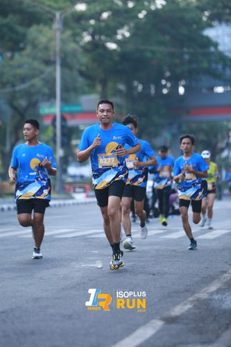 Race photo from Isoplus Run 2024 Surabaya