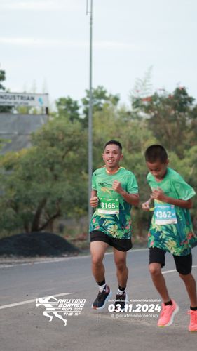 Race photo from Arutmin Borneo Run 2024