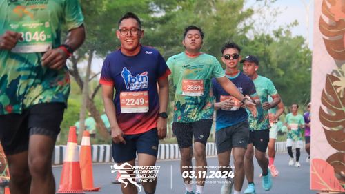 Race photo from Arutmin Borneo Run 2024
