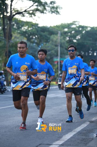 Race photo from Isoplus Run 2024 Surabaya