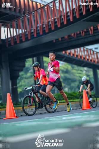 Race photo from Smartfren Run 2025 