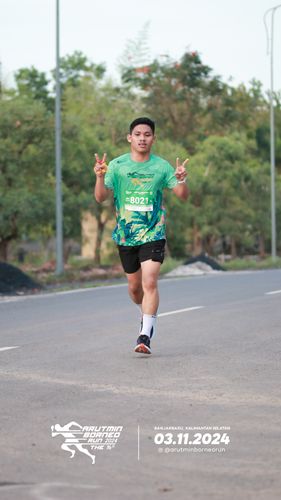 Race photo from Arutmin Borneo Run 2024