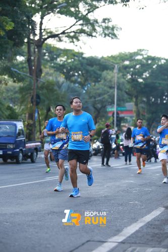Race photo from Isoplus Run 2024 Surabaya