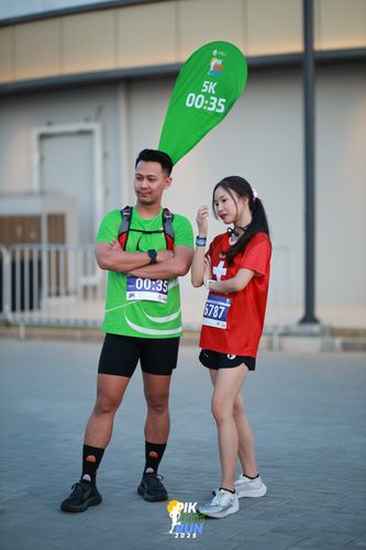 Race photo from PIK NITE RUN 2025