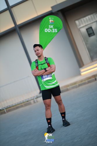 Race photo from PIK NITE RUN 2025