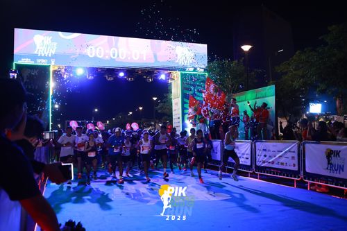 Race photo from PIK NITE RUN 2025