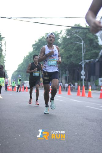 Race photo from Isoplus Run 2024 Surabaya