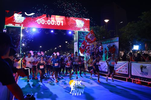 Race photo from PIK NITE RUN 2025