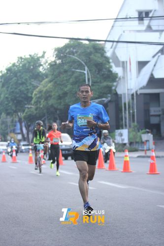 Race photo from Isoplus Run 2024 Surabaya