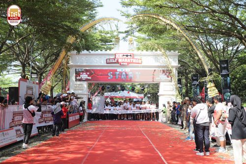Race photo from Kediri Half Marathon 2024