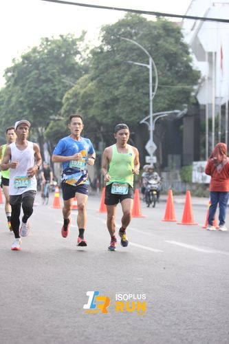 Race photo from Isoplus Run 2024 Surabaya