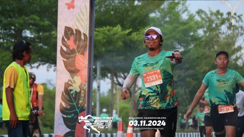 Race photo from Arutmin Borneo Run 2024