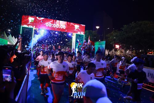 Race photo from PIK NITE RUN 2025