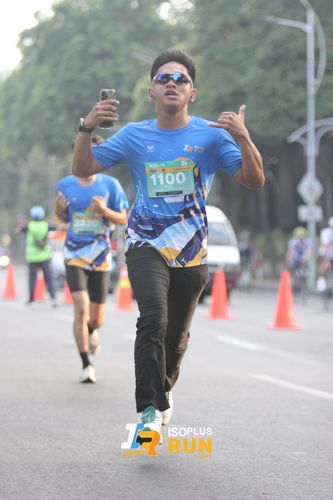 Race photo from Isoplus Run 2024 Surabaya