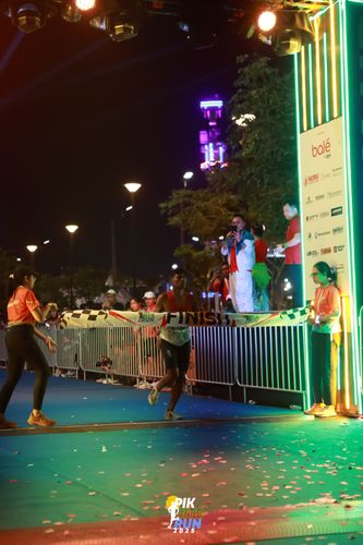 Race photo from PIK NITE RUN 2025