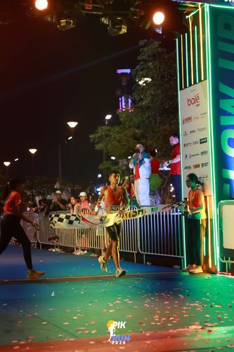 Race photo from PIK NITE RUN 2025