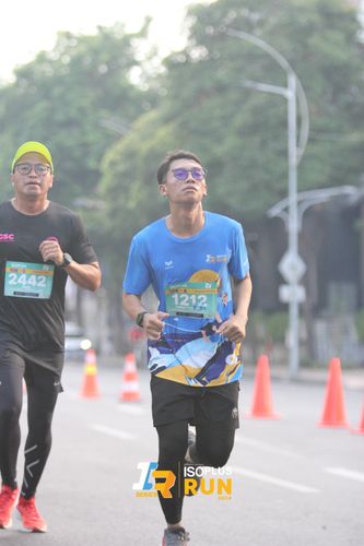 Race photo from Isoplus Run 2024 Surabaya