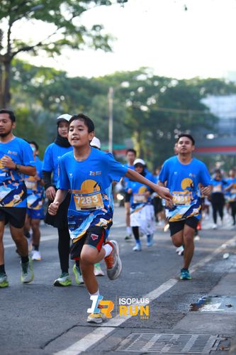 Race photo from Isoplus Run 2024 Surabaya