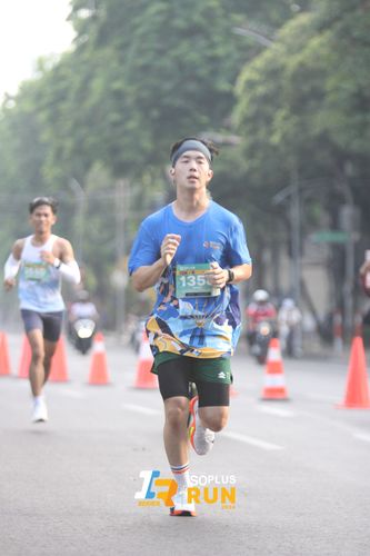 Race photo from Isoplus Run 2024 Surabaya