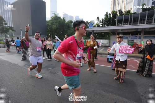Race photo from Smartfren Run 2025 