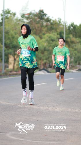 Race photo from Arutmin Borneo Run 2024