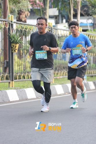 Race photo from Isoplus Run 2024 Surabaya