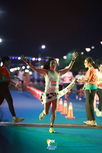 Race photo from PIK NITE RUN 2025