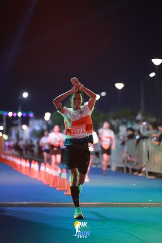 Race photo from PIK NITE RUN 2025