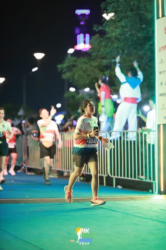 Race photo from PIK NITE RUN 2025