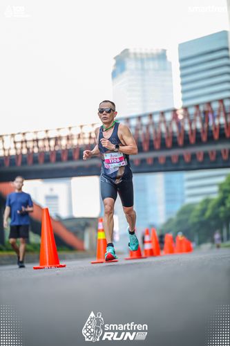 Race photo from Smartfren Run 2025 