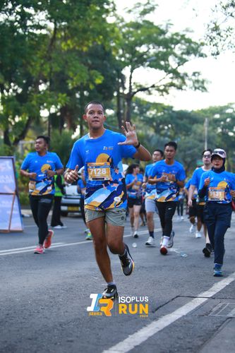 Race photo from Isoplus Run 2024 Surabaya
