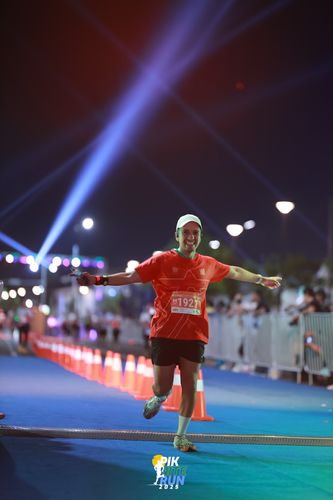 Race photo from PIK NITE RUN 2025
