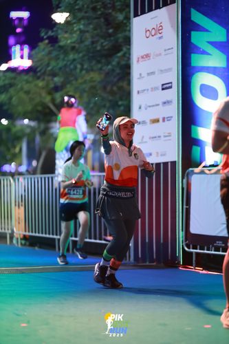Race photo from PIK NITE RUN 2025