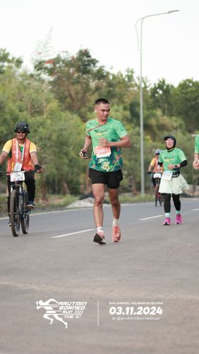 Race photo from Arutmin Borneo Run 2024