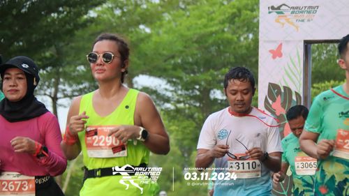 Race photo from Arutmin Borneo Run 2024