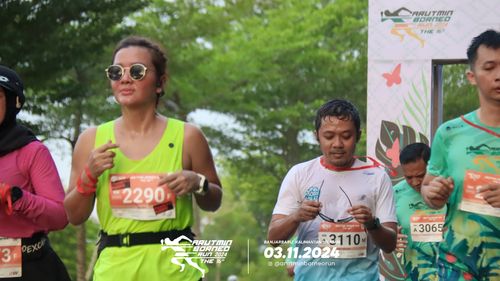 Race photo from Arutmin Borneo Run 2024