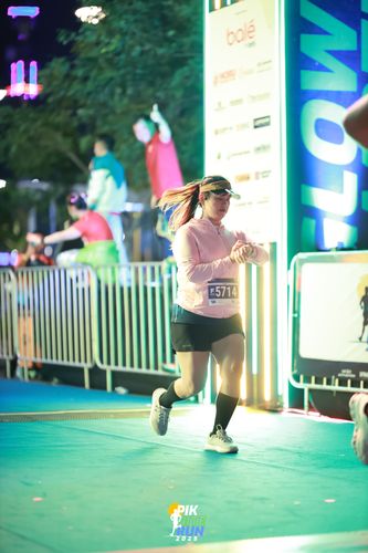 Race photo from PIK NITE RUN 2025