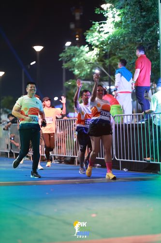 Race photo from PIK NITE RUN 2025