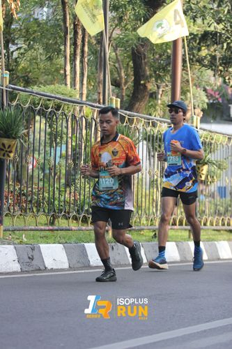 Race photo from Isoplus Run 2024 Surabaya