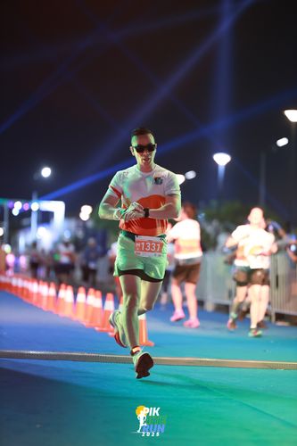 Race photo from PIK NITE RUN 2025