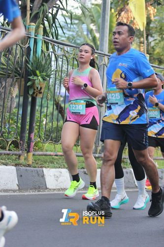 Race photo from Isoplus Run 2024 Surabaya