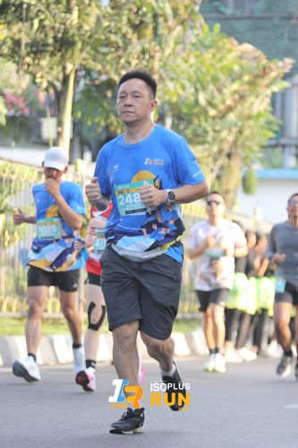 Race photo from Isoplus Run 2024 Surabaya